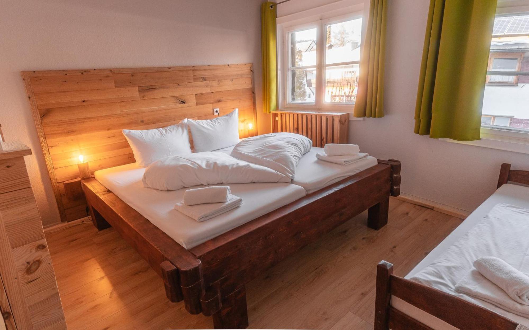 Hostel - Ron'S Guesthouse Oberstdorf Ngoại thất bức ảnh