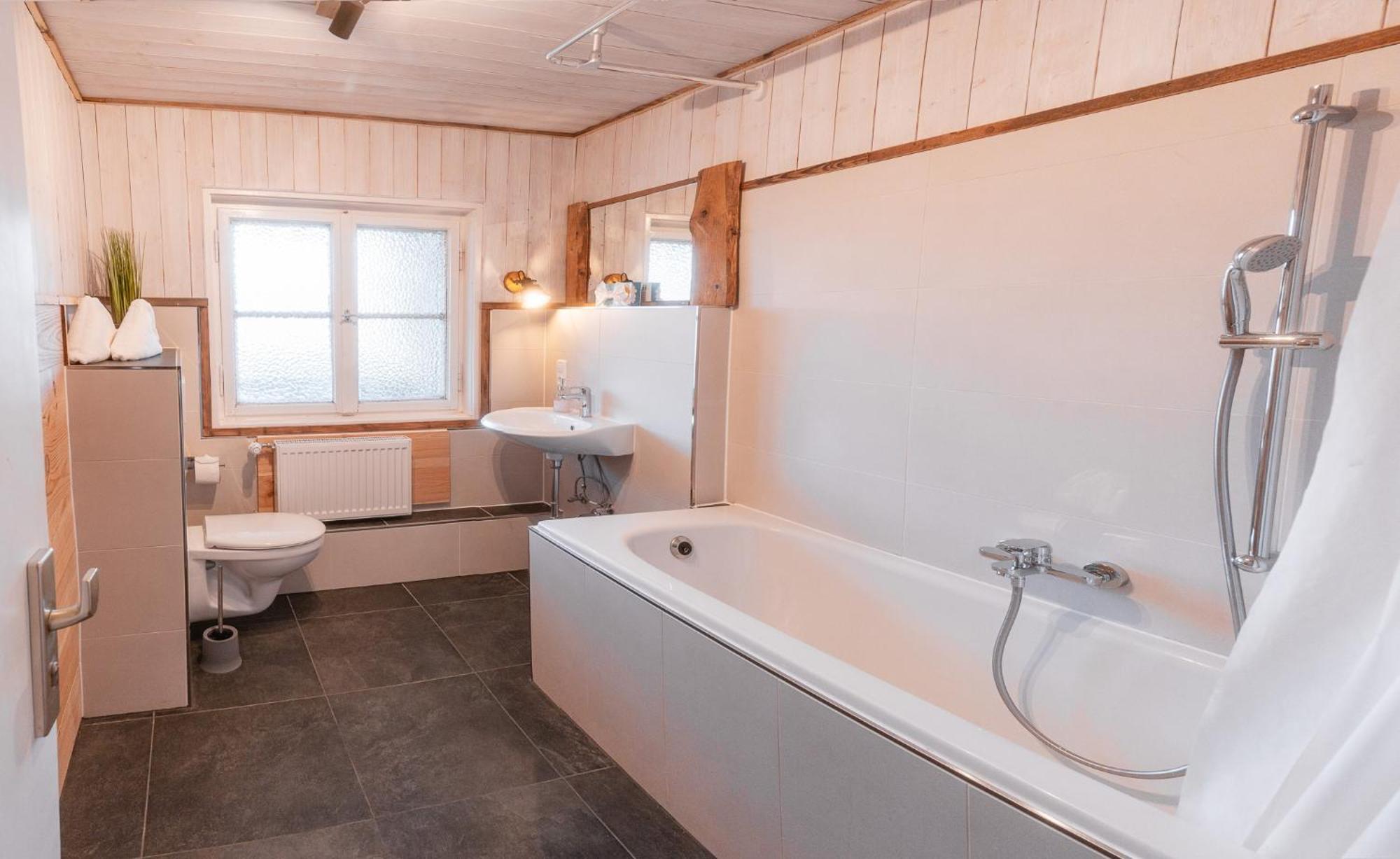 Hostel - Ron'S Guesthouse Oberstdorf Ngoại thất bức ảnh