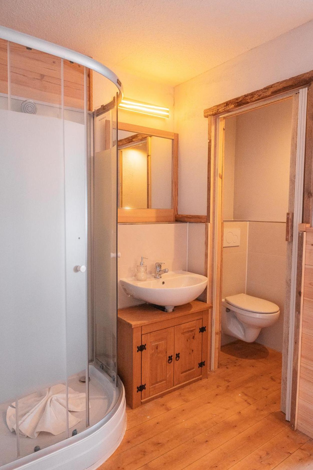 Hostel - Ron'S Guesthouse Oberstdorf Ngoại thất bức ảnh