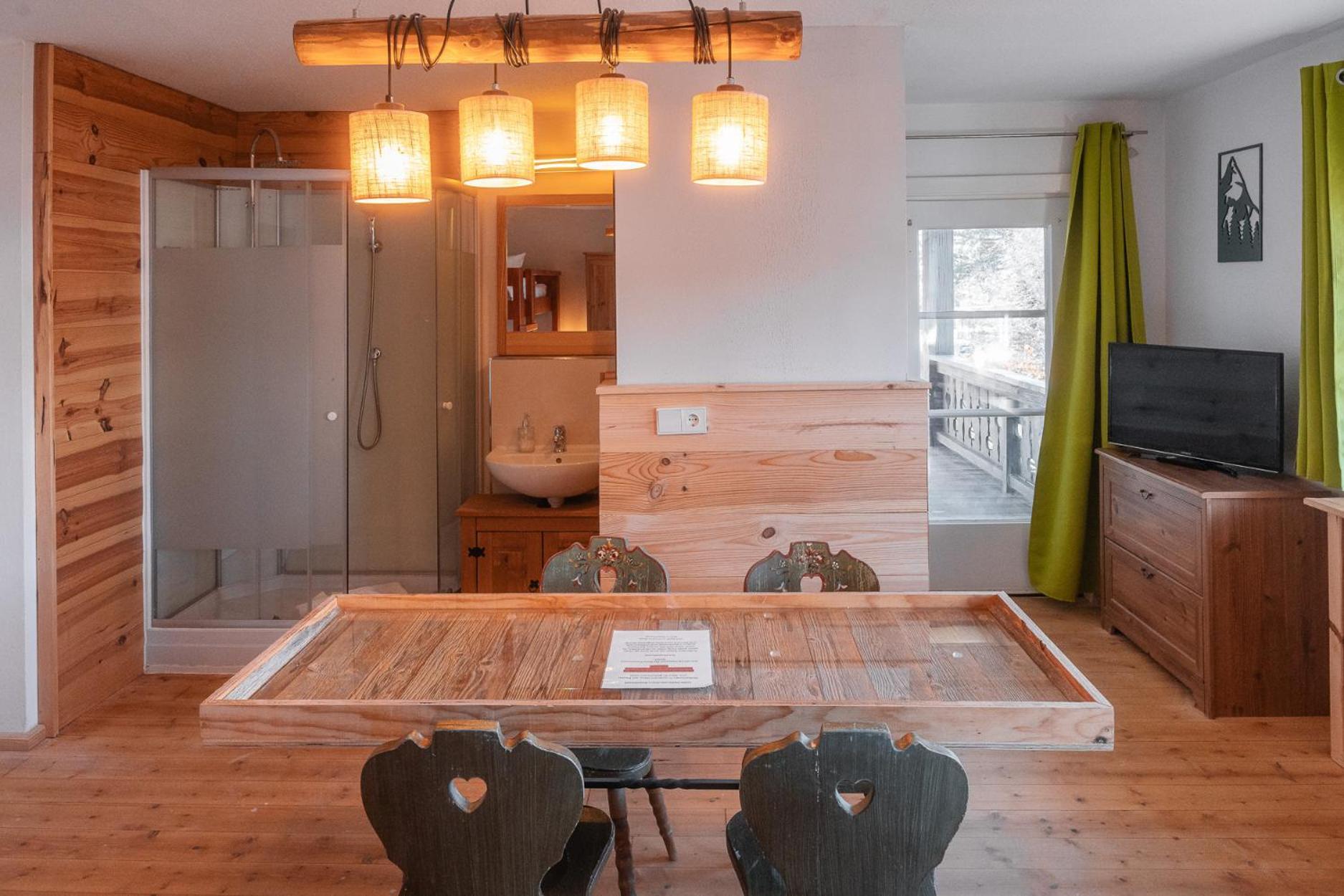 Hostel - Ron'S Guesthouse Oberstdorf Ngoại thất bức ảnh